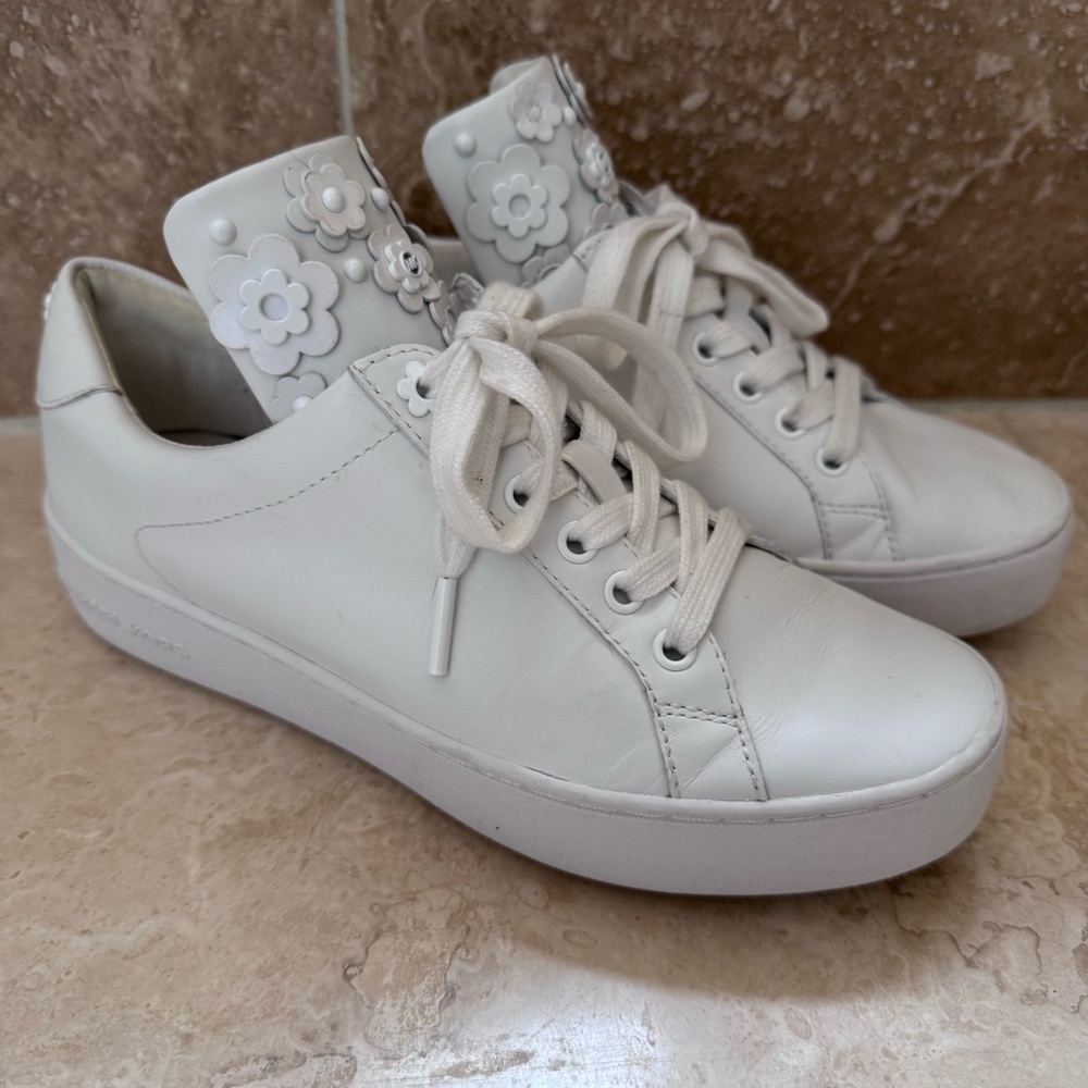 Michael Kors Mindy Floral Appliqué Platform Leather Sneakers Size 6